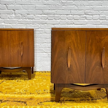 Pair of SCULPTED Mid Century Modern WALNUT NIGHTSTANDS / Bedside Tables, c. 1960's 
