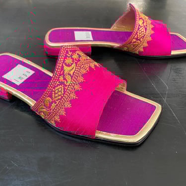 vintage 1990s / y2k hot pink silk slides indian sari sandals size 9 flat mules 