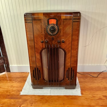 Stunning 1937 Philco AM Shortwave 5-Band Console Radio 37-116X DeLuxe, Elec Restoration.  SHIPPING EXTRA, Free Local Delivery 