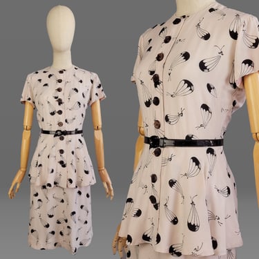 1940s Dress / 1940s Novelty Print Dress / Pale Pink Dress / 1940s Rayon Dress / Dress with Peplum / Size Small 