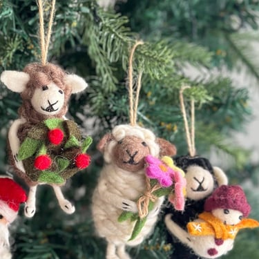 Deer Harbour Design | Sheep Holding Ornament