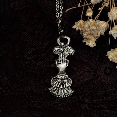 The Medium necklace by Seance