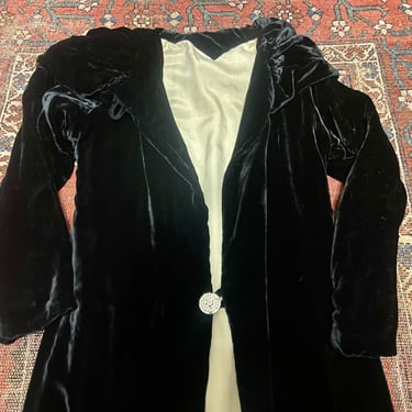 Vintage 30s black velvet opera coat Diamond clasp by TimeBa