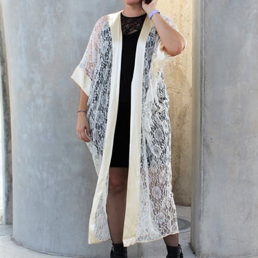 Lace Kimono, Vintage 1980s, Adagio by Patricia Fieldwalker Robe, One Size Women, Cream Lace, Satin trim 