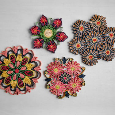 Vintage Colorful Straw Trivets Set of Four, Retro Woven Hot Pad Trivets 