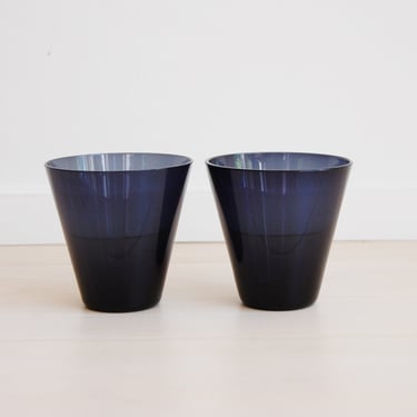 Pair of Scandinavian Modern Kaj Franck Grey Glass Tumblers Nuutajarvi Made in Finland 