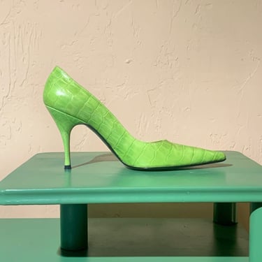 Stuart Weitzman Pumps Lime Green Heels Designer Pointed Toe Croc Embossed Leather Stilettos Vibrant Chartreuse Size 7.5 