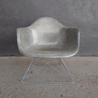 Mid-Century Modern Eames Fiberglass Cats Cradle Lar Lounge Chair 