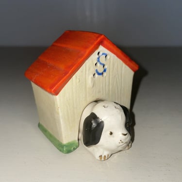 Vintage Dog and Doghouse Salt & Pepper Shaker Set Gold Accents Occupied Japan 