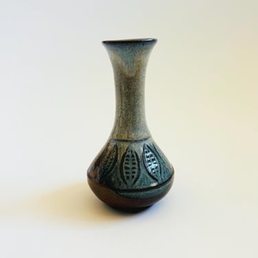 Pottery Craft Vase by Robert Maxwell 
