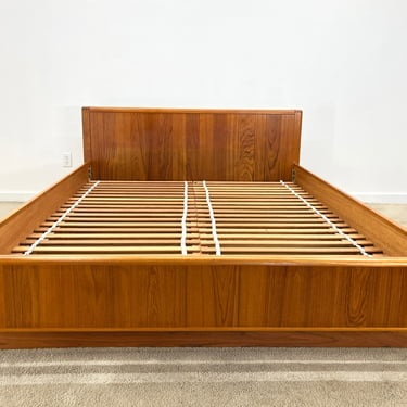 Danish modern teak queen floating platform bed with storage XLNT mid century 