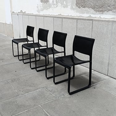 Set of 4 Matteo Grassi black leather dining chairs / Tito Agnoli / Modern / Italy / 1970s 