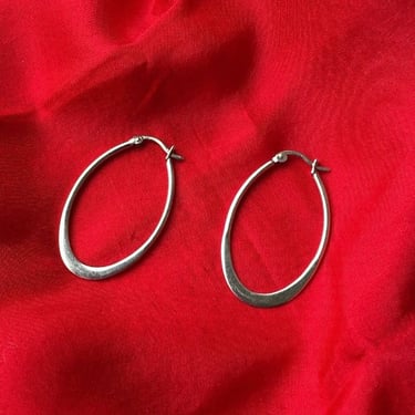EH141 silver oval earrings