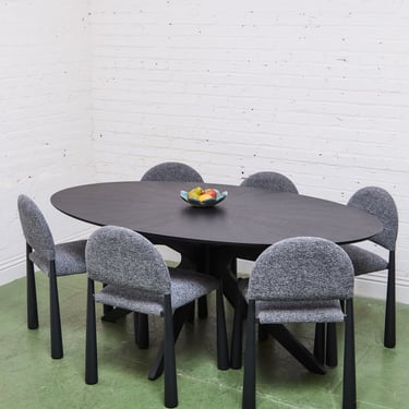 Miles Oval Table in Nior