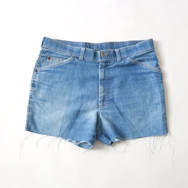 Vintage 70s Levis light wash blue jeans shorts USA W34 | Levis Action slacks 