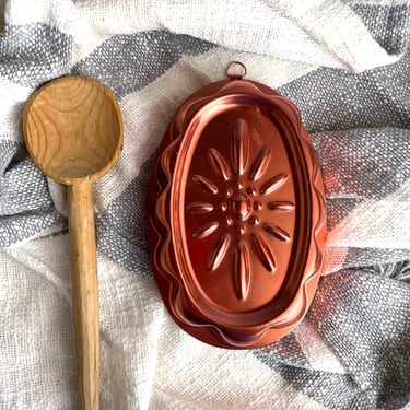 Mirro copper oval daisy gelatin mold - 1960s vintage 