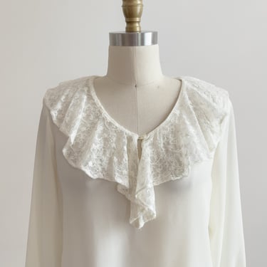 cute cottagecore blouse 90s vintage cream lace collar poet blouse 