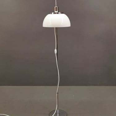 Guzzini White Floor Lamp Model Faro, Vintage Space Age Floor Lamp, Luigi Massoni, Italian Design 70's, White Floor Lamp 