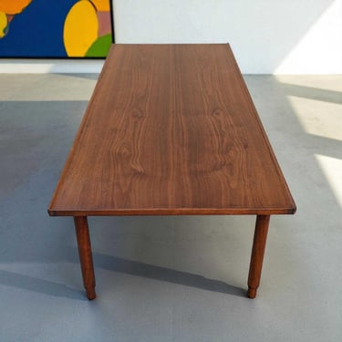 Mid Century Coffee Table with Tapered Legs – Long Rectangular Danish Modern Living Room Table, Walnut, MCM, c. 1960s 