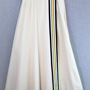 1970's - Smart Mod - Wrap Skirt -  Ivory/Warm White - Wool - Lined - by Mayehoff for Vanny - Marked size 12 