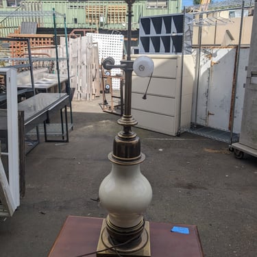 Vintage Stiffel MCM Porcelain and Brass Lamp 7.5 x 35