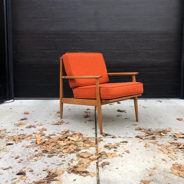 Vintage Mid-Century Modern Spindle Back Lounge Chair by Viko Baumritter for Baumritter New York 