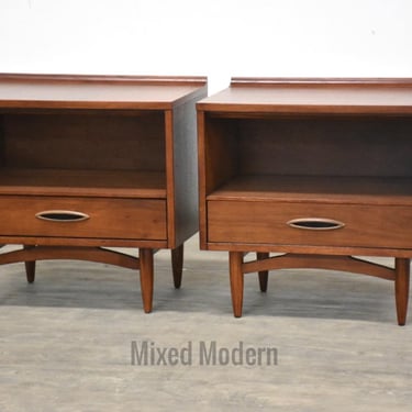 Refinished Walnut Nightstands by Broyhill Sculptra - A Pair 