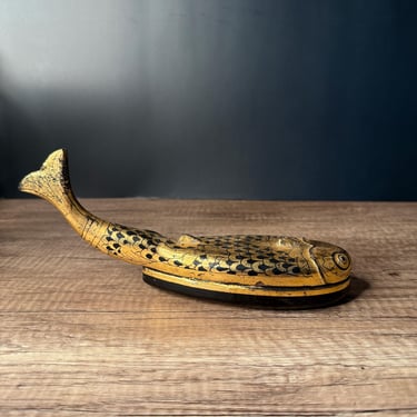 Beautiful Gold Leaf and Black Lacquerware Burmese Fish Box for Your Special Trinkets and Treasures Storage Solution 