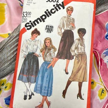 Vintage Sewing Pattern, Skirts, Midi Length, 24" Waist, Simplicity, Complete with Instructions 