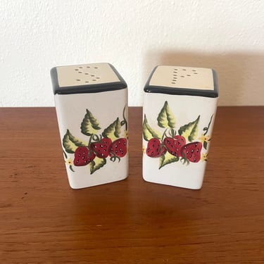 Vintage 70s Ceramic Strawberry Salt & Pepper Set 