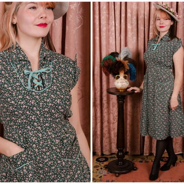 1950s Dress - Charming 50s Day Dress in Floral Print with Turquoise Piping and Hip Pockets 