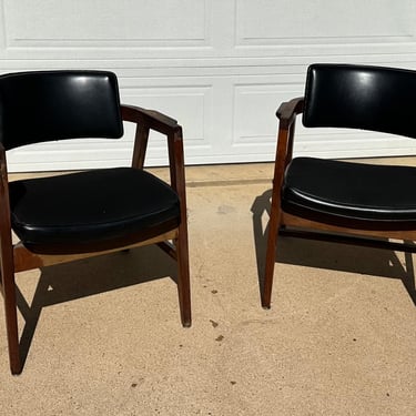 Pair of Mid-Century Modern Walnut & Black Dining Office Chairs by Gunlocke 1960s 