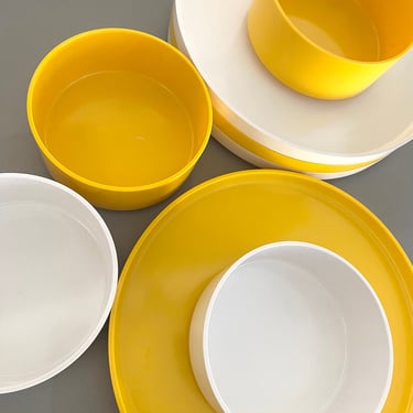 Heller Design by Massimo Vignelli Stackable Plates & Bowls - Set of 8 Yellow and White Mid Century Melamine Dinnerware / Retro Picnic Set 