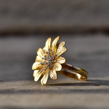 Vintage Milor Italy 925 Gold-Plated Daisy Cocktail Ring, Two-Tone Flower Ring, Satin Gold Finish, Polished Yellow Gold Band, Size 8 US 