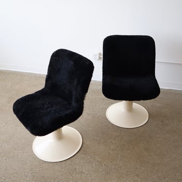 Yrjö Kukkapuro Chairs in Shearling