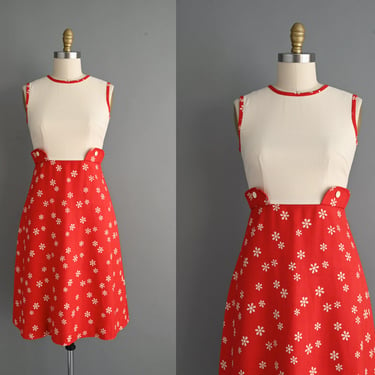 vintage 1950s Red Flower Print Dress - Size Small Medium 