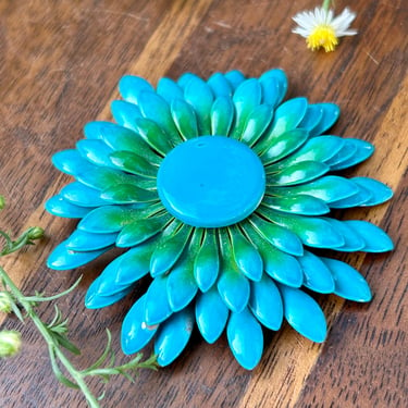 Vibtage Enamel Flower Brooch Blue Green  Retro Mid Century Fashion Jewelry 