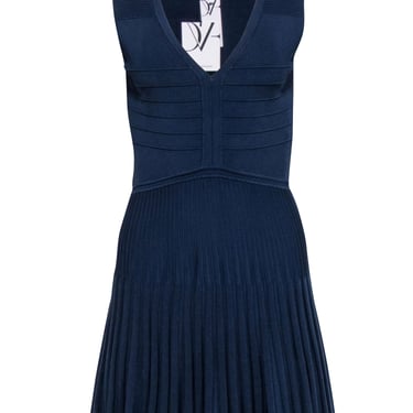 Diane von Furstenberg - Navy Knit Sleeveless Pleated Dress Sz S