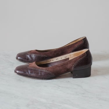 brown suede wingtip shoes | 80s 90s vintage Salvatore Ferragamo alligator leather low heel shoes size 6 