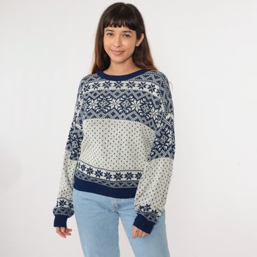 Vintage Fair Isle Snowflake Sweater 90s Pullover Knit Sweater Geometric Print Jumper Off-White Blue Acrylic 1990s Medium 