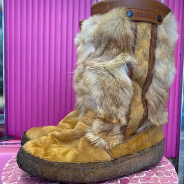 Vintage 1970s TECNICA brown fur boots, made in Italy, wedge gum heel Winter, 9 