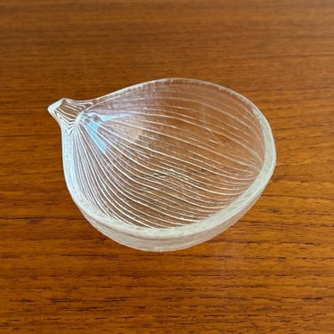 Japanese pressed glass onion bowl