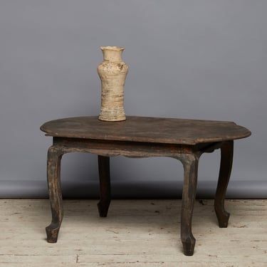 Shaped Top 19th Century Teak Coffee Table from Jakarta with Queen Anne Leg