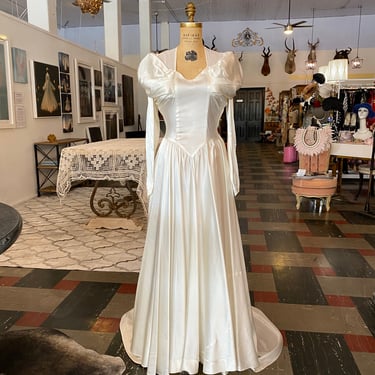 1940s wedding dress, vintage bridal gown, ivory liquid satin, sheer chiffon, draped shoulders, film noir style, short train, old hollywood 