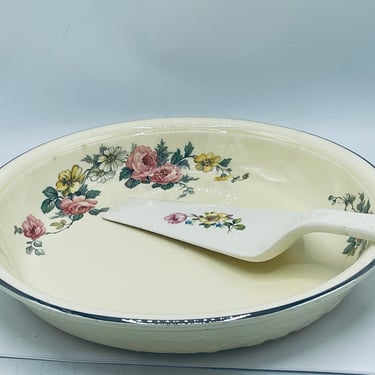Homer Laughlin OVEN SERVE 10 1/2" Pie Plate with Matching Server- Floral Platinum Rim 