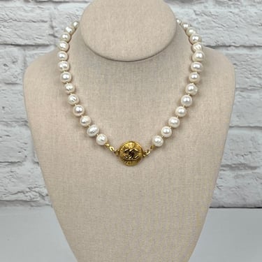 Canela Vintage Up-cycled Chanel Fresh Water Pearl Choker Necklace