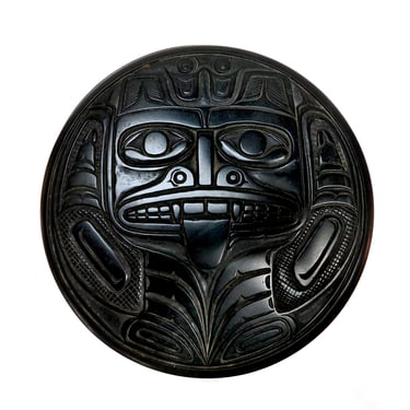 Vintage First Nations Folk Art Jewelry Box From Canada, Large Indigenous Carved Circular Keepsake Box In Black Pearlite 