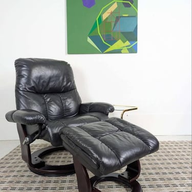 Ekornes Stressless Style Leather Recliner Large by Benchmaster