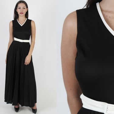 Easy To Wear Black Disco Dress / 1970's Vintage Full Pleated Skirt 
