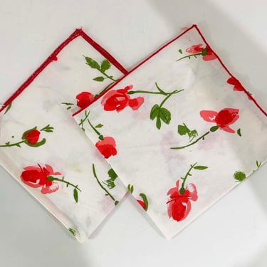 Vintage Vera Red Floral Napkins Set of 2 Flower Flowers White Cotton Cloth Tulips Home Kitchen Table 1960s 